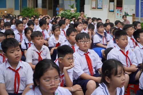 Áp lực trường lớp ở nơi đất là vàng