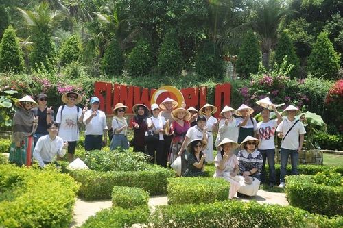Một ngày vỡ òa cảm xúc của cán bộ ngoại giao và báo chí nước ngoài ở đảo Ngọc - Phú Quốc