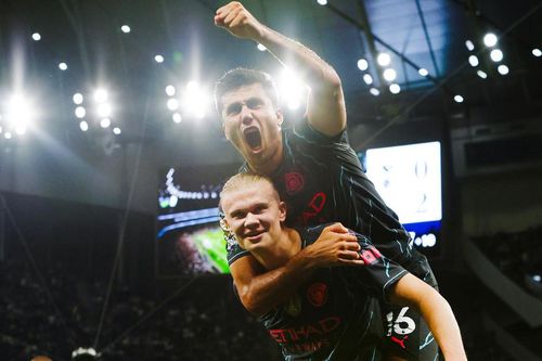 Man City phá dớp Tottenham: Nhuộm xanh Ngoại hạng Anh