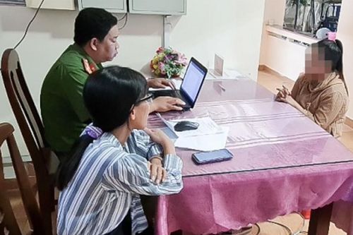 Lỡ tiêu hết tiền, người phụ nữ hoang báo tin bị cướp