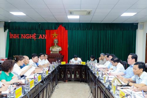 Chủ tịch UBND tỉnh Nghệ An Nguyễn Đức Trung tiếp công dân định kỳ tháng 5/2024