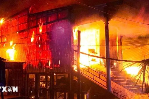 Cà Mau: Liên tiếp xảy ra hai vụ cháy nhà dân lúc rạng sáng tại xã Đất Mũi