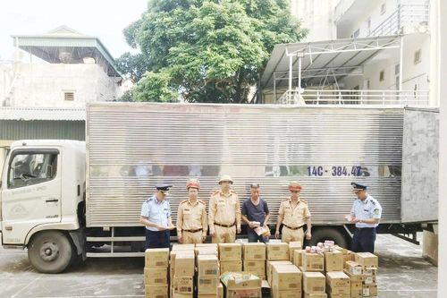 Quảng Ninh: Tạm giữ hàng nghìn sản phẩm thực phẩm và mỹ phẩm nhập lậu