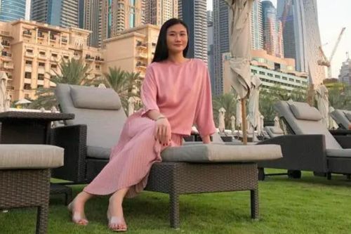 Người mẫu Việt cưới chồng Tây, mua nhà 21 tỷ, sống sang giàu, kín tiếng tại Dubai