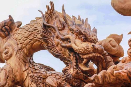 'Choáng ngợp' gốc me tây lớn nhất Việt Nam giá 24 tỷ đồng của anh thợ điêu khắc ở Trà Vinh