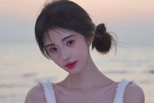 Cúc Tịnh Y và 'người tình' kém 4 tuổi lộ diện cực đẹp đôi
