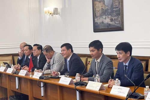 Bộ trưởng Nguyễn Hồng Diên làm việc với Chủ tịch Đảng Phong trào vì Quyền và Tự do Bulgaria