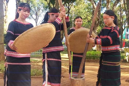 Giữ nếp làng trong phố
