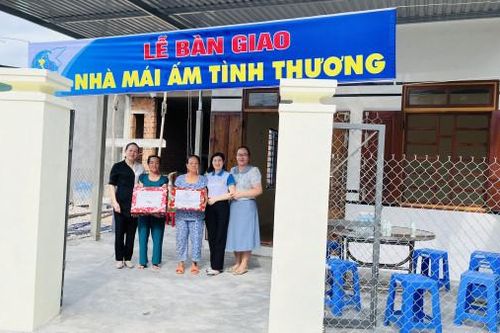 Hội Liên hiệp Phụ nữ huyện Vạn Ninh: Bàn giao nhà 'Mái ấm tình thương' cho phụ nữ nghèo