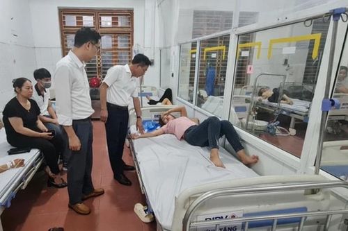 Hơn 300 công nhân nghi ngộ độc tại Vĩnh Phúc: Bộ Y tế đề nghị khẩn trương điều trị, xử lý