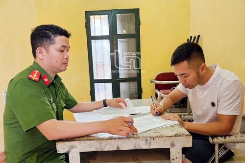 Tạm giữ đối tượng chiếm đoạt tài liệu của cơ quan, tổ chức
