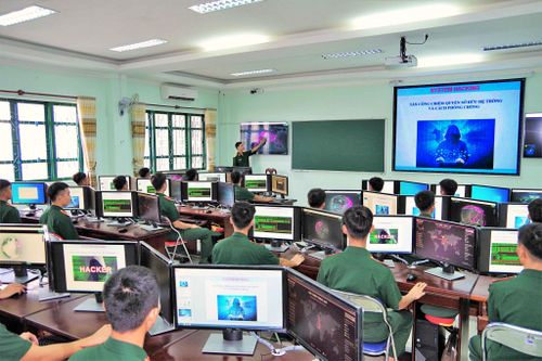 Trường Đại học Thông tin liên lạc công bố phương án tuyển sinh quân sự năm 2024