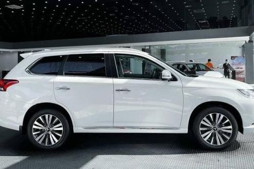 'Cuộc đua' khuyến mãi, giảm giá tiếp tục được các hãng xe áp dụng trong tháng 5/2024