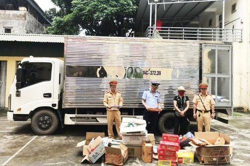 Quảng Ninh tạm giữ hơn 2.400 sản phẩm thực phẩm nhập lậu