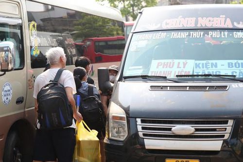Hà Nội: Điểm danh hàng loạt xe khách liên tỉnh vi phạm