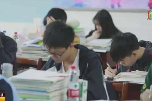 Trung Quốc giảm bài tập về nhà cho học sinh