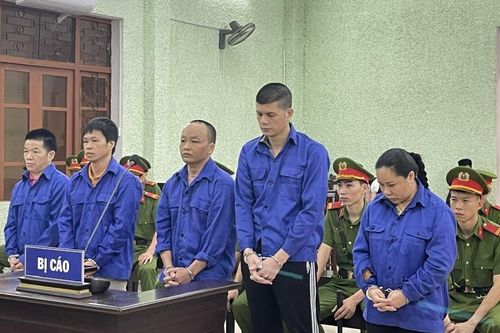4 bị cáo tử hình, 1 bị cáo tù chung thân tội mua bán, tàng trữ trái phép chất ma túy