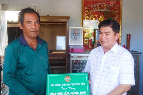 Nhân văn 'Mái ấm Nông dân'