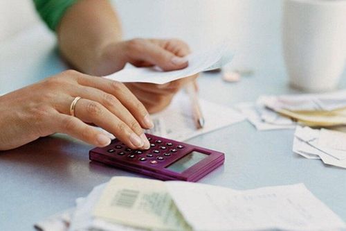Sống ở Hà Nội với thu nhập 10 triệu, vợ chồng tôi chưa từng dám cho con ăn tiệm