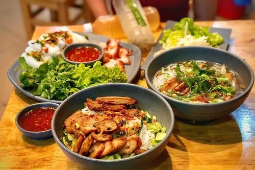 Top quán ẩm thực miền Trung ngon nức tiếng ở TP.HCM