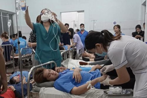 Gần 100 công nhân ở Đồng Nai nhập viện sau khi ăn bánh đa cua