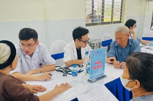Bác sĩ trẻ tình nguyện vì cộng đồng