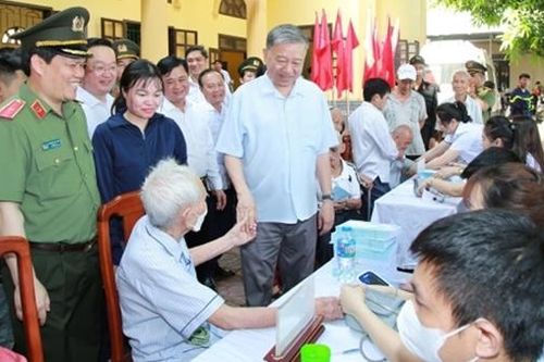 Thêm một ngày vui trên quê hương Bác
