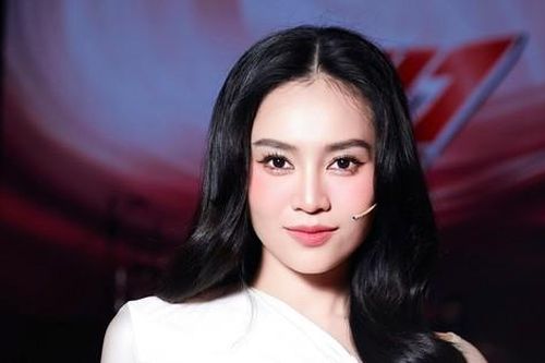 Dự kiến đi du học hai tháng nhưng cớ sao Lan Ngọc sắp trở về Việt Nam?