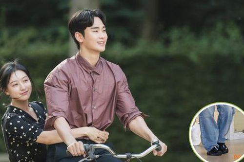 Để ý giày của Kim Ji Won, fan lại soi thêm 'hint hẹn hò' với Kim Soo Hyun