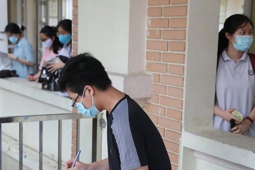 Mất cân đối hệ thống trường công – tư