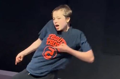 Shiloh Jolie-Pitt gây chú ý