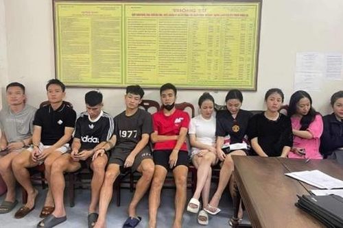 Vụ bắt nhóm cầu thủ Hà Tĩnh: Vì sao không khởi tố 5 cô gái?