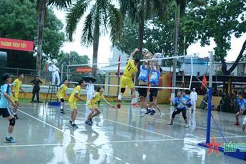 Lính pháo binh thắng mưa so tài thể thao