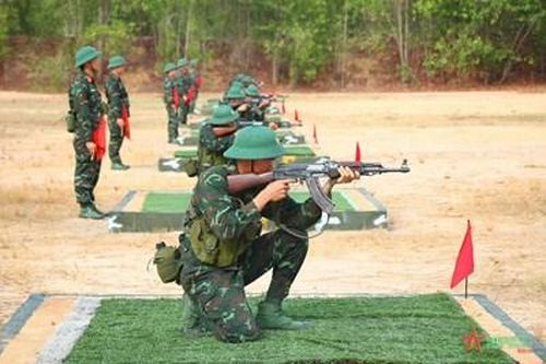 Trung đoàn Gia Định (Bộ tư lệnh TP Hồ Chí Minh) tổ chức kiểm tra 'ba tiếng nổ'
