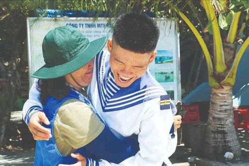 Nghĩa tình Trường Sa - Bài 1: Hạnh ngộ giữa trùng khơi
