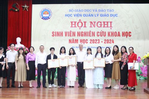 Nhiệm vụ của sinh viên là học tập, nghiên cứu khoa học và phục vụ cộng đồng