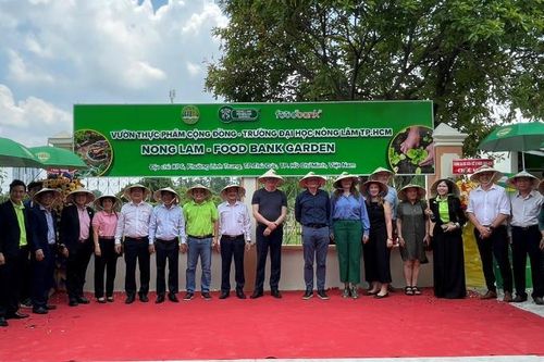 Trường đại học đầu tiên ra mắt mô hình Vườn thực phẩm cộng đồng