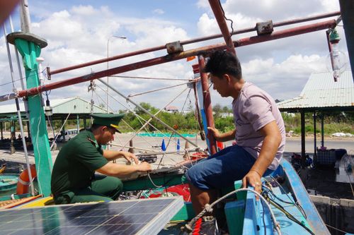 Xử phạt 50 triệu đồng đối với 2 tàu cá không duy trì kết nối thiết bị giám sát hành trình trên 10 ngày
