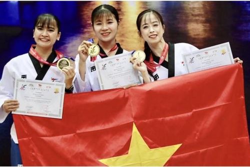 Châu Tuyết Vân và đồng đội giành HCV Giải taekwondo vô địch châu Á