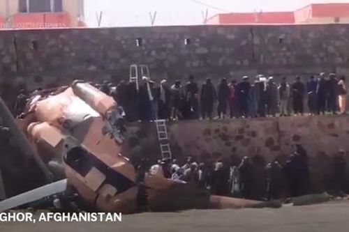 Trực thăng quân sự rơi ở Afghanistan, 1 người chết, 12 người bị thương