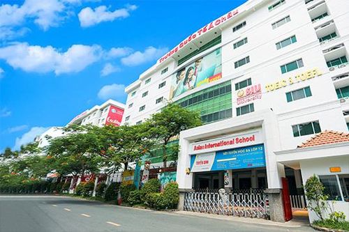 Con thất học vì mẹ nợ học phí trường Quốc tế