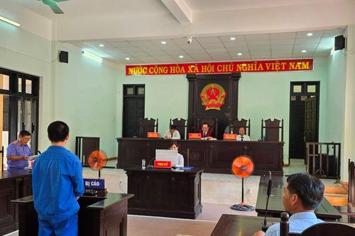 Thuê xe ô tô để chở khách rồi đem đi cầm cố