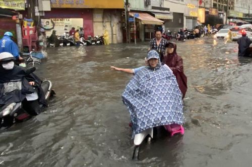 Chợ Thủ Đức 'thất thủ' dù hệ thống thoát nước 248 tỷ đồng mới khánh thành