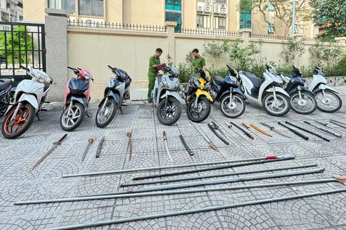 Vụ 30 đối tượng gây rối trật tự công cộng ở Hà Nội: Thanh niên 'cầm đầu' đầu thú
