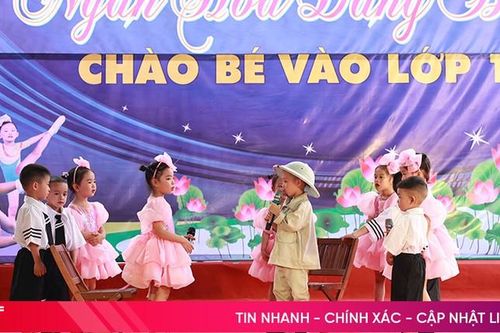 Học sinh mầm non 1 TP Hà Tĩnh tham gia chương trình 'Ngàn hoa dâng Bác'