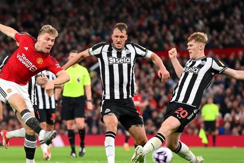 Kết quả Premier League: Chelsea lên top 6, M.U đánh bại Newcastle