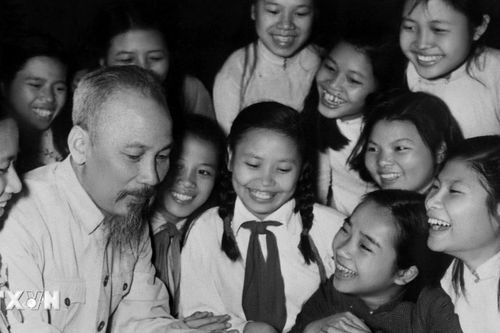 Hình ảnh Chủ tịch Hồ Chí Minh trong tâm thức kiều bào tại Lào
