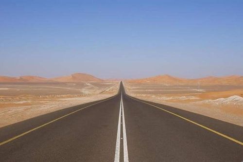 Đoạn đường chạy thẳng gần 240km không có một khúc cua