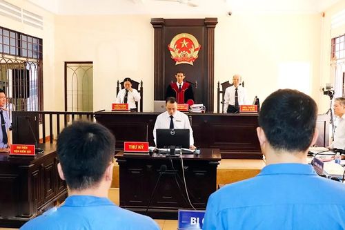 Hình ảnh mới nhất phiên xử tài xế xe Thành Bưởi gây tai nạn khiến 5 người chết
