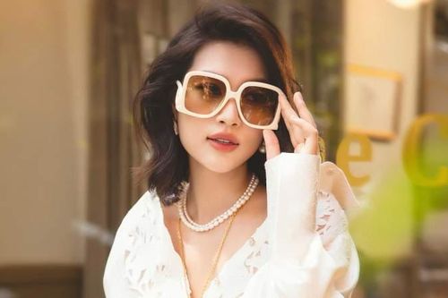 Hoa hậu Thiên Ân hóa 'tiểu thư tài phiệt'